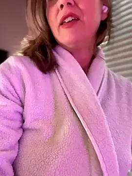 MaiseKnox online show from 15, 11, 2025