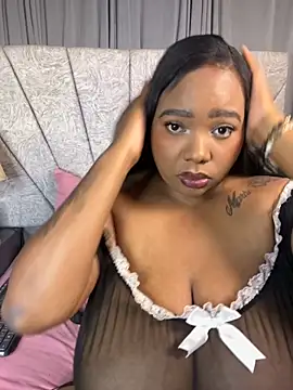 Snapshot of angelGgold chatting on 27, 10, 2025 angelGgold online show from 27, 10, 2025