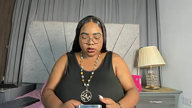 Snapshot of angelGgold chatting on 13, 1, 2026 angelGgold online show from 13, 1, 2026