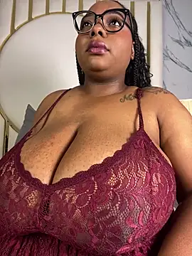 Snapshot of angelGgold chatting on 24, 2, 2026 angelGgold online show from 24, 2, 2026