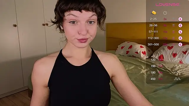 Snapshot of AliceKingsleigh chatting on 14, 5, 2026 AliceKingsleigh online show from 14, 5, 2026
