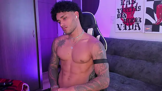 Snapshot of Alessandro_Vanni chatting on 26, 4, 2026 Alessandro Vanni online show from 26, 4, 2026