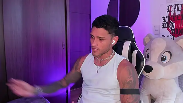 Snapshot of Alessandro_Vanni chatting on 24, 6, 2026 Alessandro Vanni online show from 24, 6, 2026