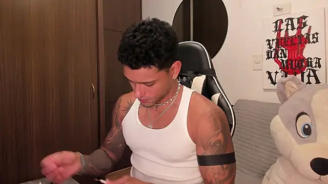 Snapshot of Alessandro_Vanni chatting on 3, 7, 2026 Alessandro Vanni online show from 3, 7, 2026