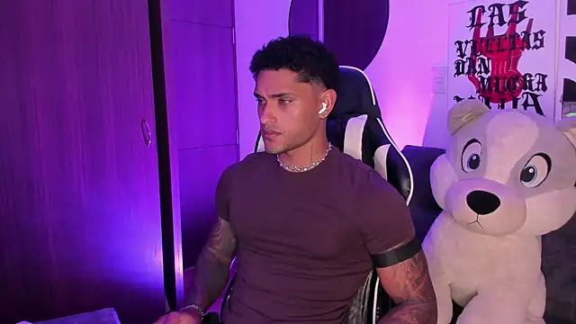 Snapshot of Alessandro_Vanni chatting on 24, 7, 2026 Alessandro Vanni online show from 24, 7, 2026
