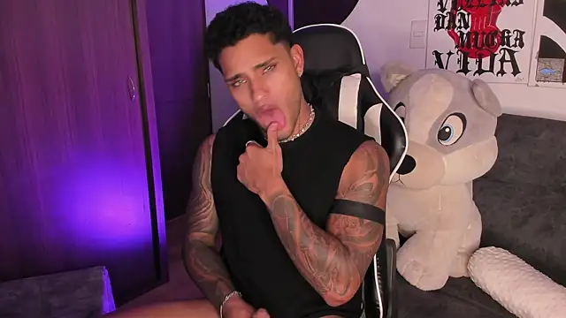 Snapshot of Alessandro_Vanni chatting on 28, 7, 2026 Alessandro Vanni online show from 28, 7, 2026