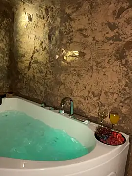 Snapshot of joanaelaa chatting on 16, 12, 2024 joanaelaa online show from 16, 12, 2024