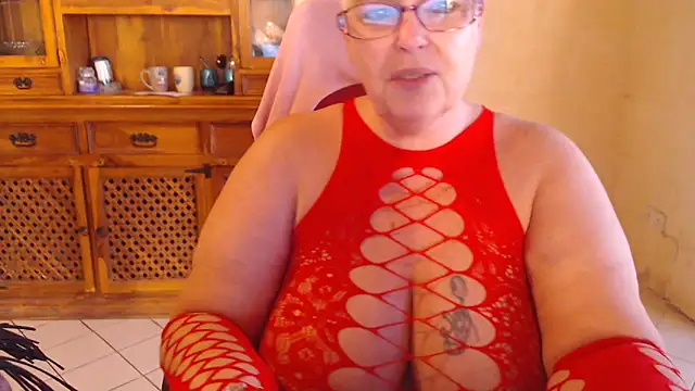 MISS LINDAH online show from 9, 11, 2025