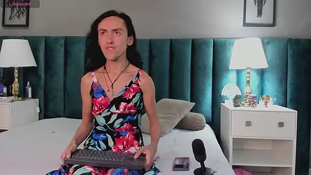 Snapshot of Karol_fenixx chatting on 8, 1, 2025 Karol fenixx online show from 8, 1, 2025