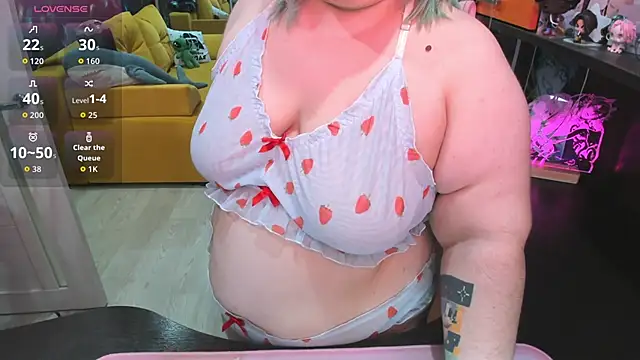 Snapshot of Softie_Sofy chatting on 17, 6, 2026 Softie Sofy online show from 17, 6, 2026
