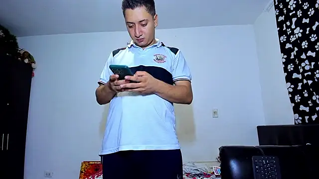 Snapshot of ares_sexxx chatting on 9, 9, 2025 ares sexxx online show from 9, 9, 2025