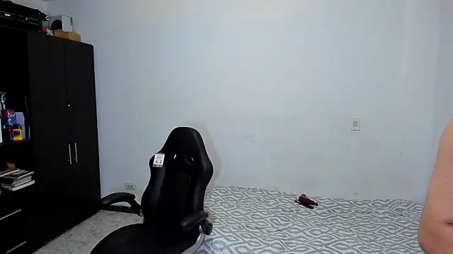 Snapshot of ares_sexxx chatting on 25, 4, 2026 ares sexxx online show from 25, 4, 2026