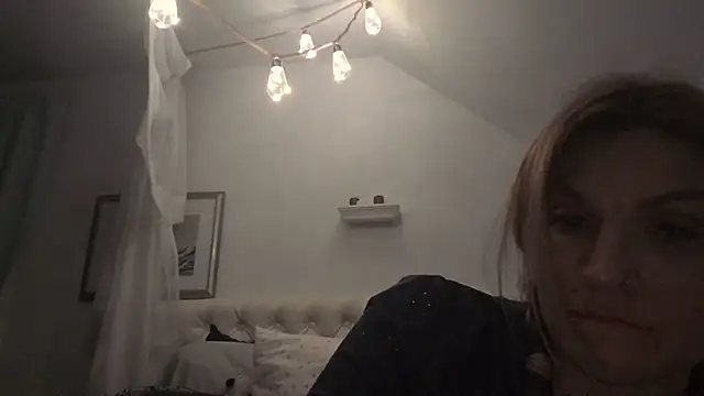 Snapshot of MaddisonX chatting on 1, 3, 2026 MaddisonX online show from 1, 3, 2026