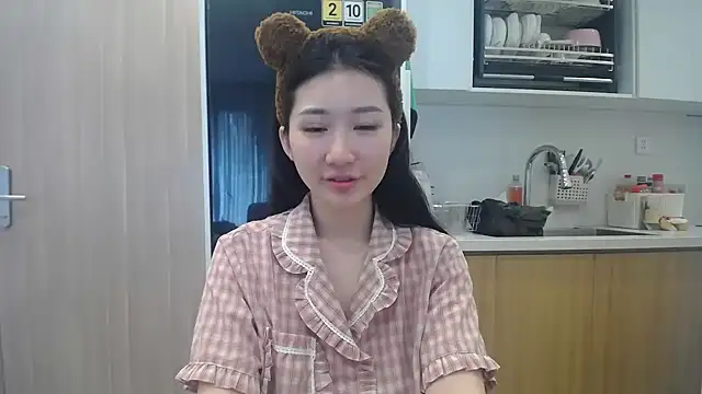 Snapshot of Asiagirll chatting on 29, 4, 2026 Asiagirll online show from 29, 4, 2026