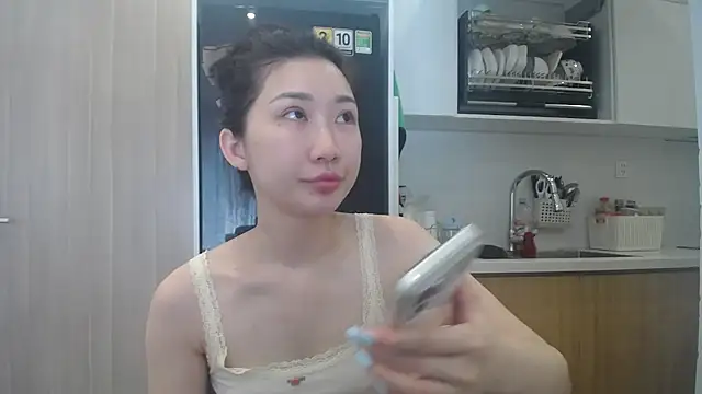 Snapshot of Asiagirll chatting on 13, 5, 2026 Asiagirll online show from 13, 5, 2026