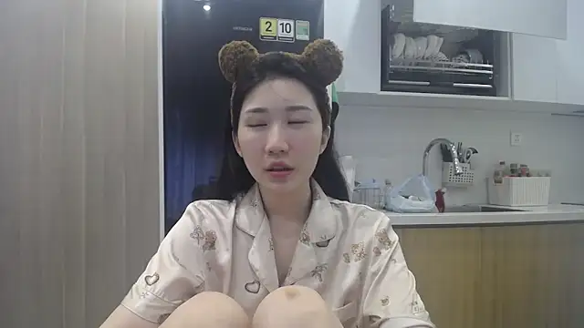 Snapshot of Asiagirll chatting on 16, 5, 2026 Asiagirll online show from 16, 5, 2026