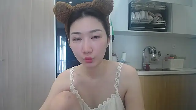 Snapshot of Asiagirll chatting on 27, 5, 2026 Asiagirll online show from 27, 5, 2026