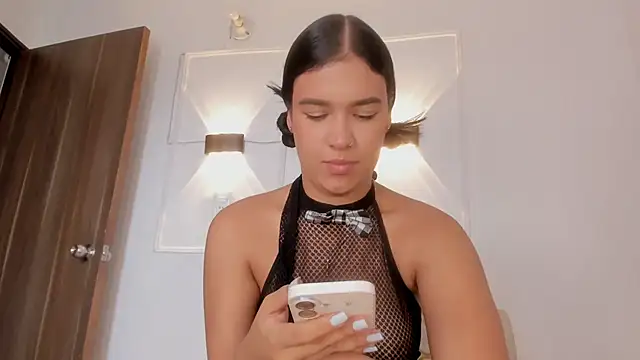 Hanna Risso online show from 17, 4, 2026