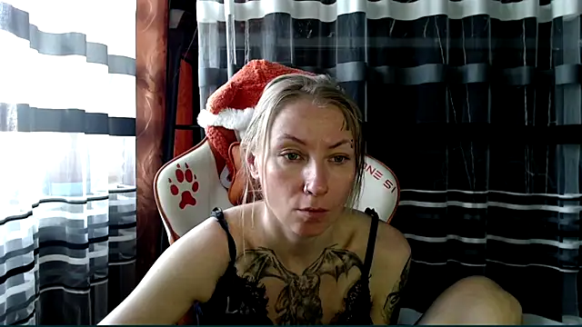Snapshot of cold_lollipop chatting on 5, 6, 2026 cold lollipop online show from 5, 6, 2026