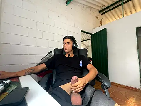 Max TheHorseDick online show from 10, 9, 2025