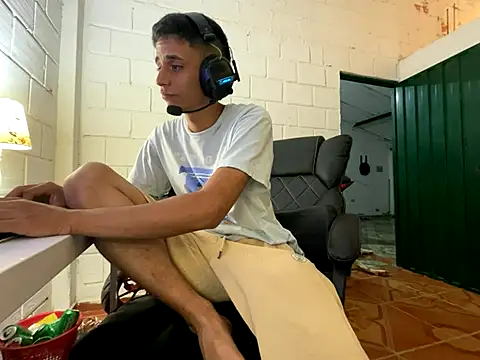 Max TheHorseDick online show from 25, 9, 2025