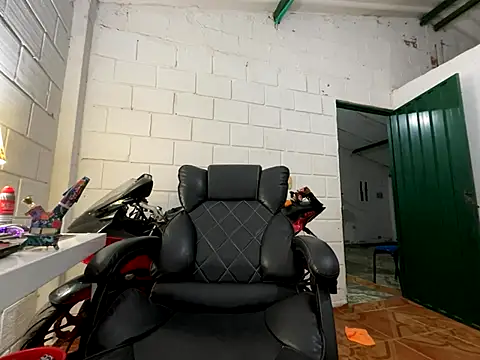 Max TheHorseDick online show from 18, 11, 2025