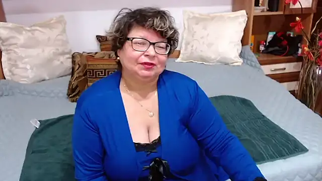 Snapshot of SweetMommaX chatting on 24, 12, 2024 SweetMommaX online show from 24, 12, 2024