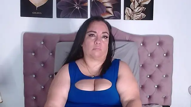 Snapshot of -helen chatting on 3, 10, 2025 -helen online show from 3, 10, 2025