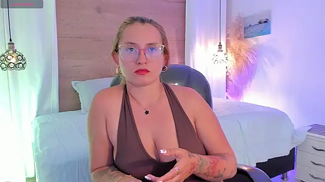 Snapshot of halaaa_1 chatting on 21, 4, 2026 halaaa 1 online show from 21, 4, 2026