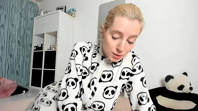 KenzieDawton online show from 14, 11, 2025