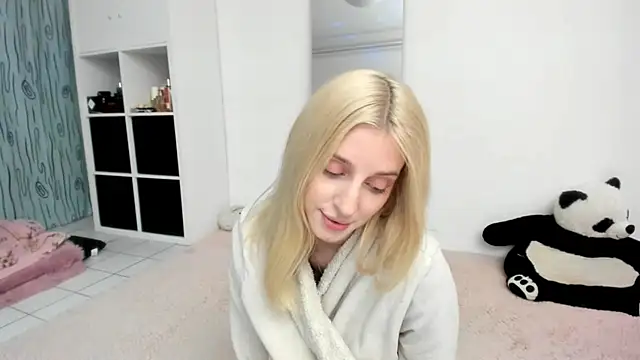 Snapshot of KenzieDawton chatting on 23, 5, 2026 KenzieDawton online show from 23, 5, 2026