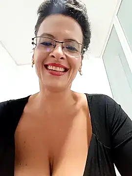 RebeccaNoble online show from 10, 9, 2025