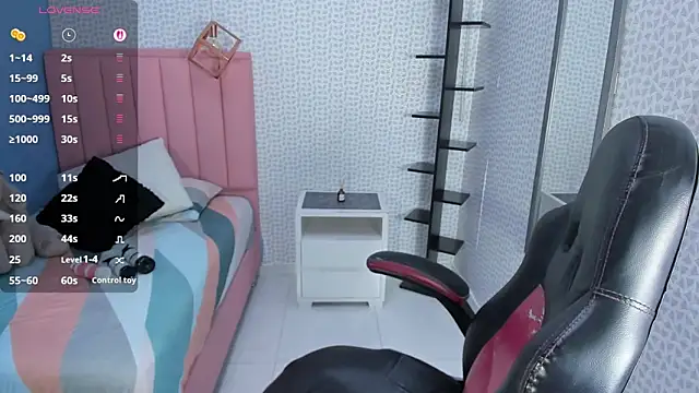 BIANCAROY1 online show from 6, 11, 2025