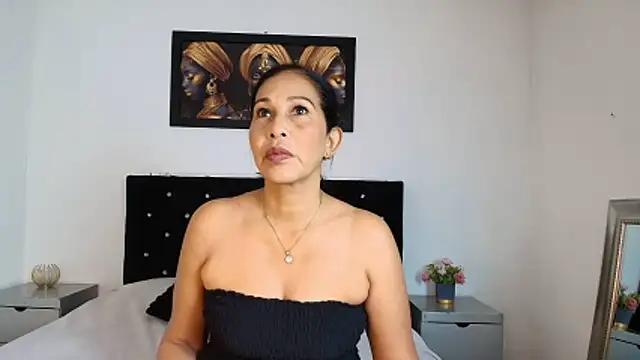 Shanon mature online show from 18, 6, 2026