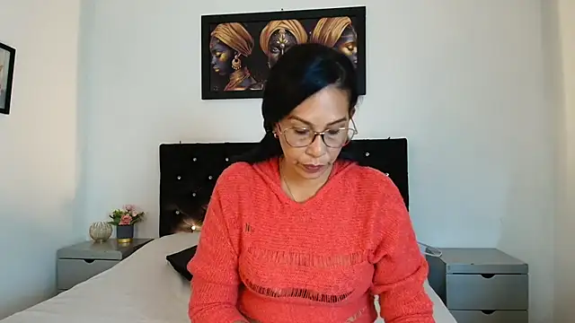 Shanon mature online show from 24, 7, 2026