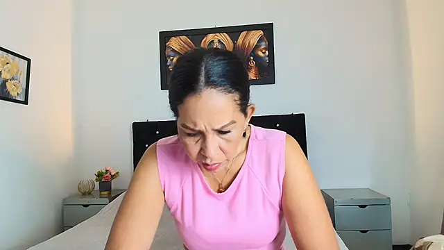 Shanon mature online show from 25, 7, 2026