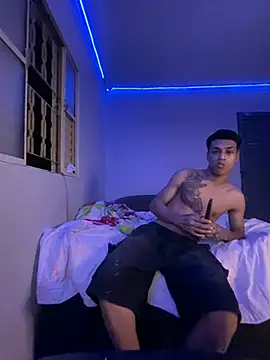 Snapshot of Rayanzimaker chatting on 7, 4, 2026 Rayanzimaker online show from 7, 4, 2026