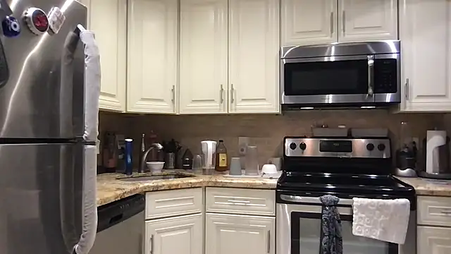 Snapshot of BigGuyMuscle chatting on 4, 2, 2026 BigGuyMuscle online show from 4, 2, 2026