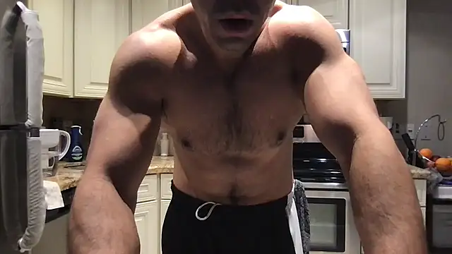 Snapshot of BigGuyMuscle chatting on 4, 2, 2026 BigGuyMuscle online show from 4, 2, 2026