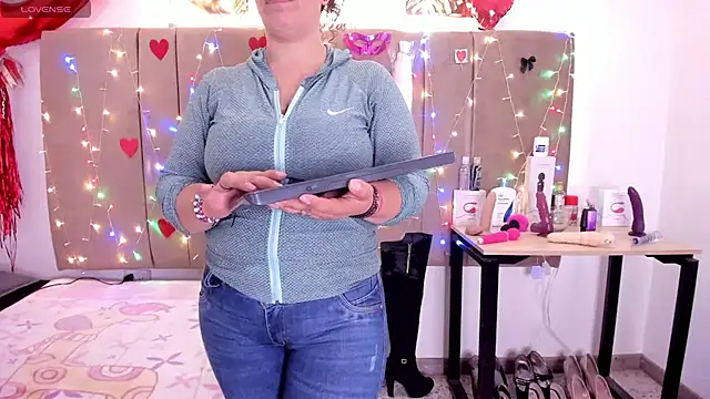 Zaly mature online show from 16, 11, 2025