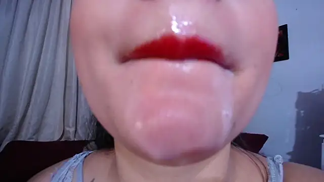 Snapshot of Sharlottee chatting on 9, 7, 2026 Sharlottee online show from 9, 7, 2026