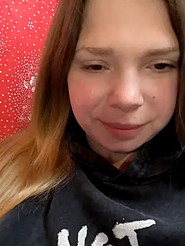 Snapshot of Zuli_Kiska chatting on 25, 4, 2026 Zuli Kiska online show from 25, 4, 2026