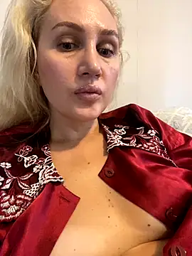 YourBlondee online show from 29, 10, 2025