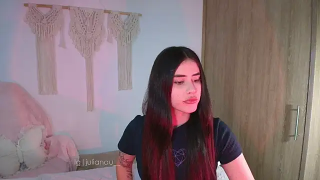 Snapshot of iriswest_ chatting on 29, 5, 2026 iriswest online show from 29, 5, 2026