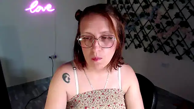 kittykalor09 online show from 17, 4, 2026