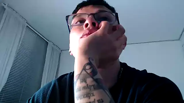 MathewCollin online show from 19, 2, 2025