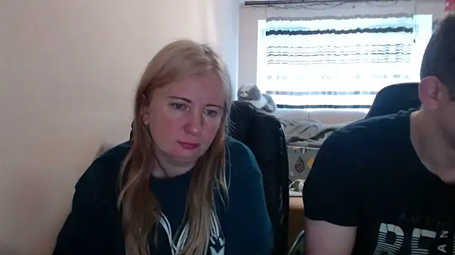 Snapshot of PeterAndJen chatting on 30, 4, 2026 PeterAndJen online show from 30, 4, 2026
