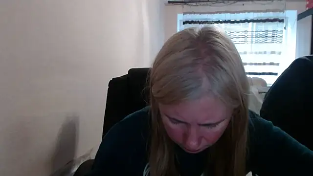 Snapshot of PeterAndJen chatting on 30, 4, 2026 PeterAndJen online show from 30, 4, 2026