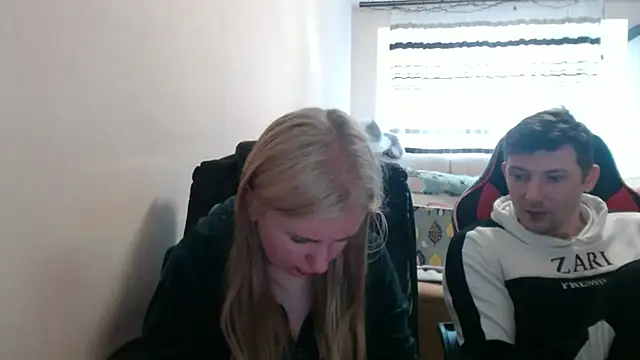 Snapshot of PeterAndJen chatting on 5, 5, 2026 PeterAndJen online show from 5, 5, 2026