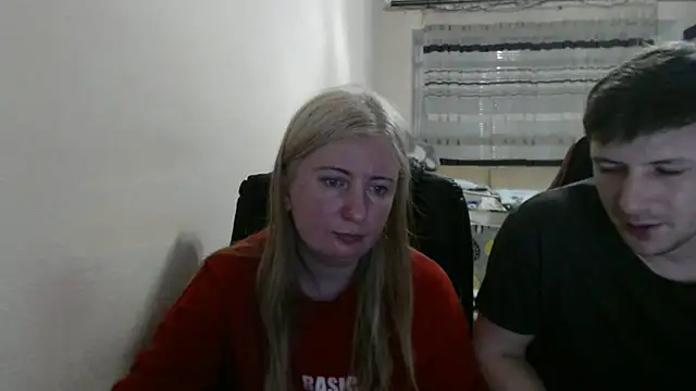 Snapshot of PeterAndJen chatting on 5, 5, 2026 PeterAndJen online show from 5, 5, 2026